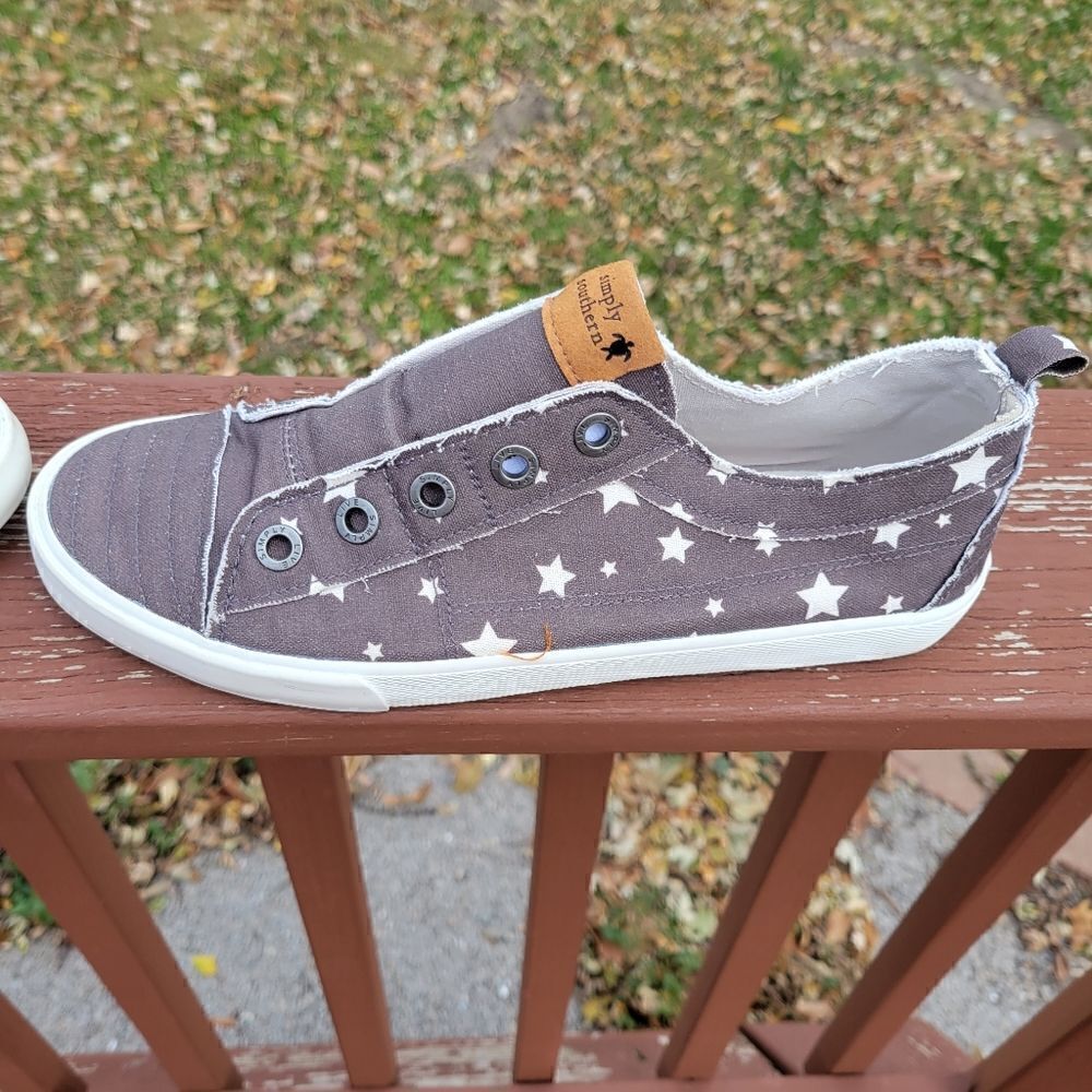 Simply Southern Ladies Gray Vintage Star Design LoaferโSlipโonโSneakersโszโ8w